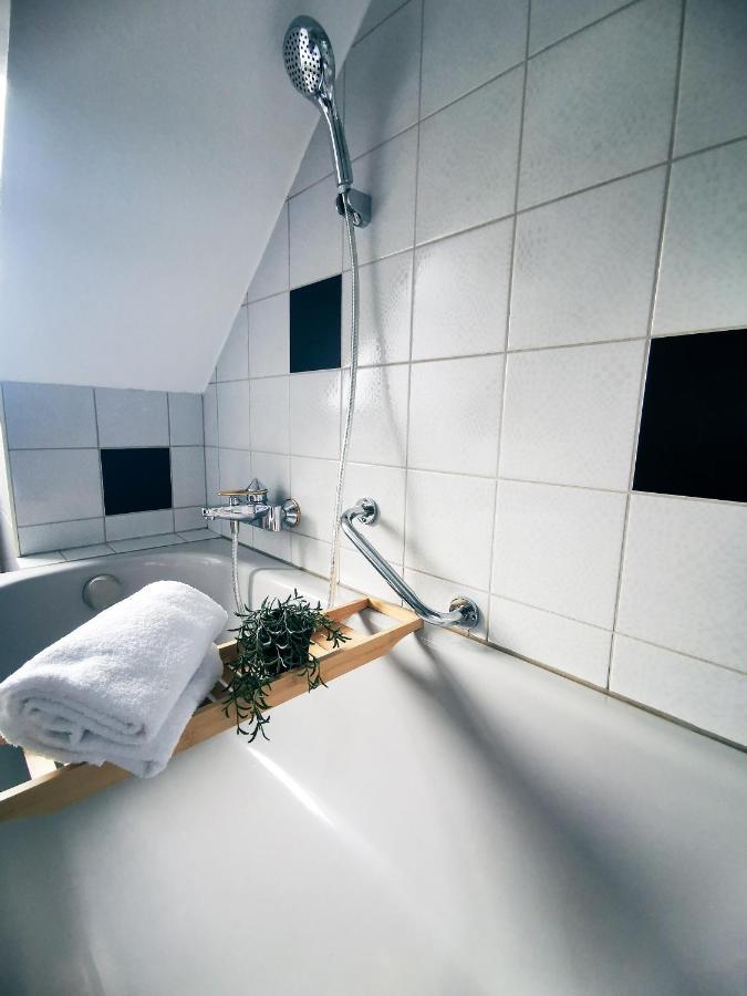 BRAND-NEW cozy stylish 2BR apartment, Kitchen, Netflix, Loungeterrace, Parking Augsburg Exterior foto