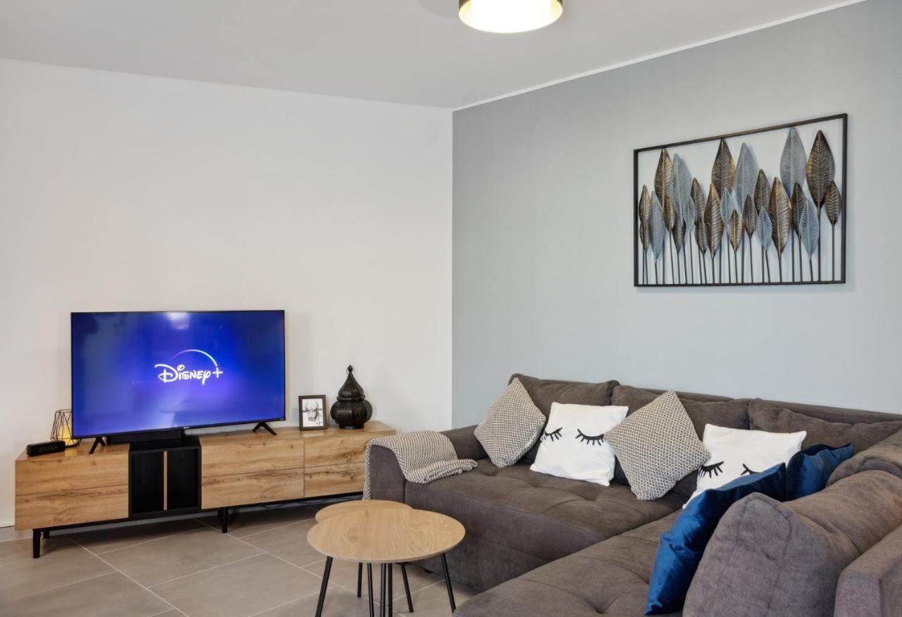 BRAND-NEW cozy stylish 2BR apartment, Kitchen, Netflix, Loungeterrace, Parking Augsburg Exterior foto