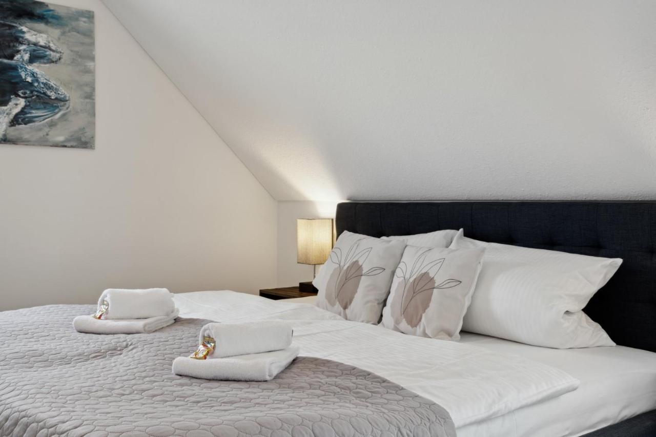 BRAND-NEW cozy stylish 2BR apartment, Kitchen, Netflix, Loungeterrace, Parking Augsburg Exterior foto