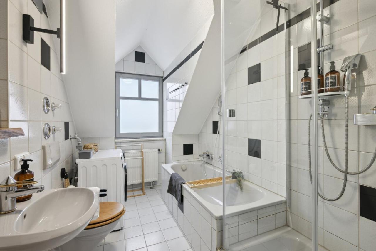 BRAND-NEW cozy stylish 2BR apartment, Kitchen, Netflix, Loungeterrace, Parking Augsburg Exterior foto