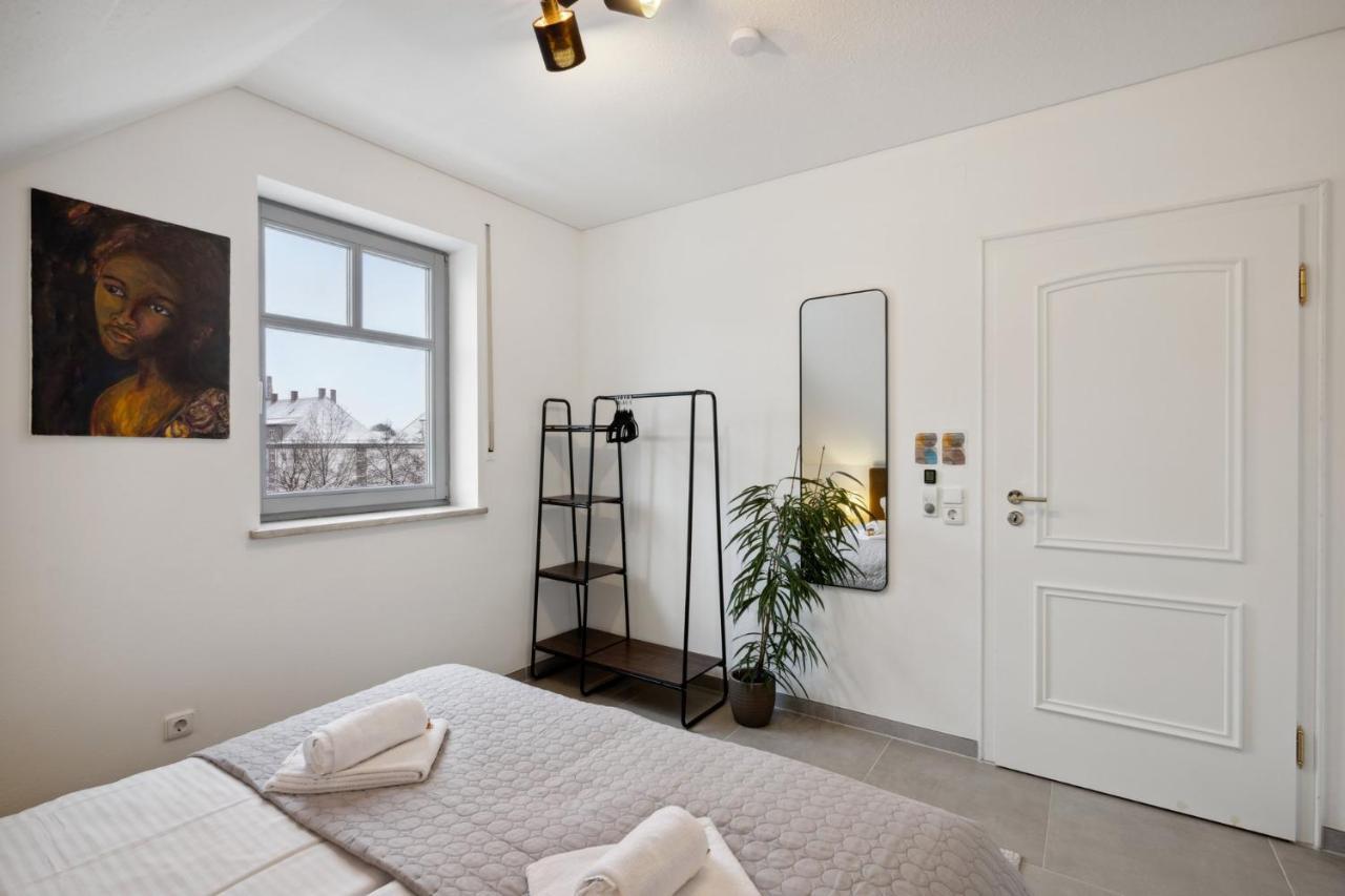 BRAND-NEW cozy stylish 2BR apartment, Kitchen, Netflix, Loungeterrace, Parking Augsburg Exterior foto